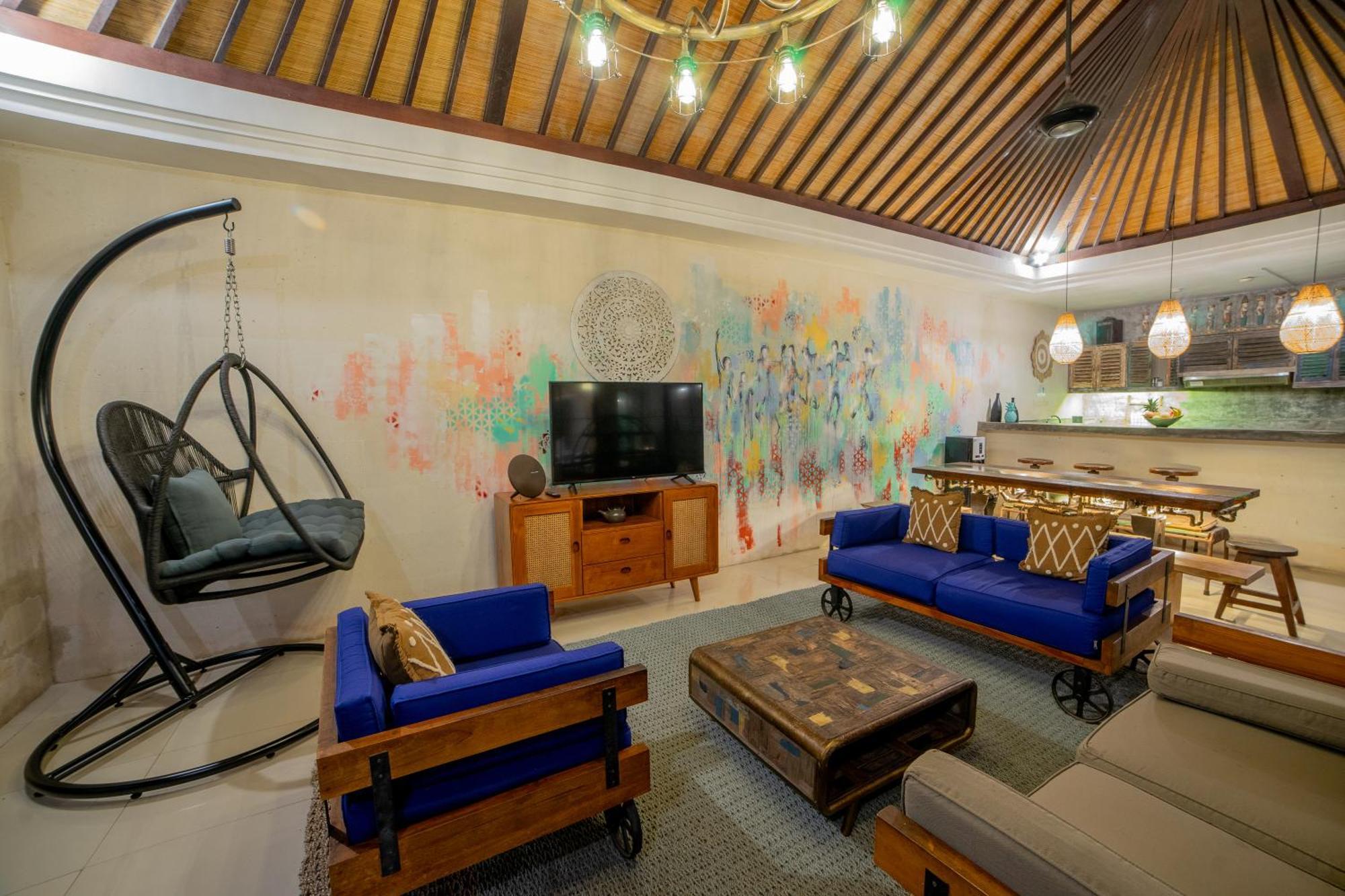 Villa Elysium Fields - Rustic Meets Industrial Chic Design *