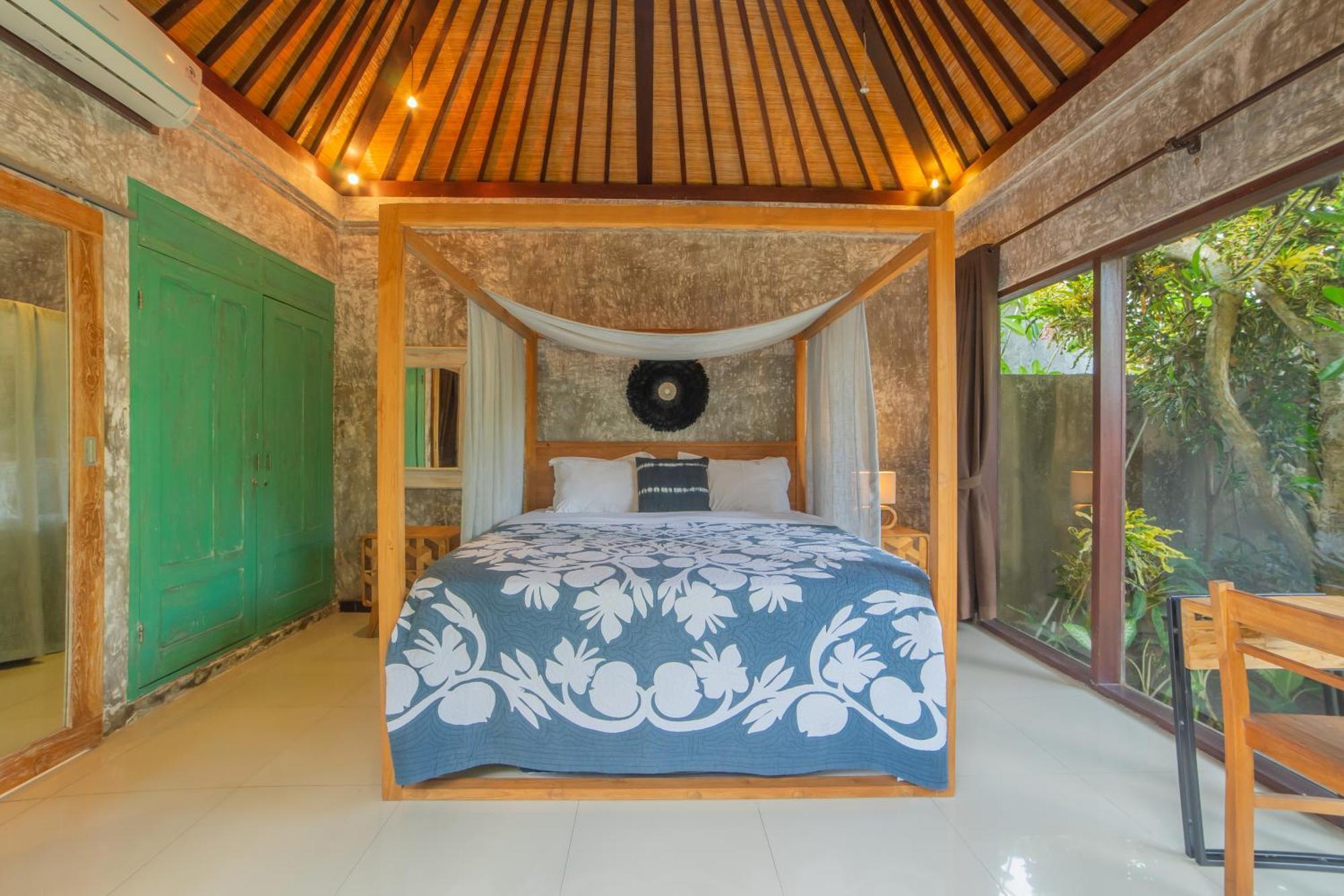 Villa Elysium Fields - Rustic Meets Industrial Chic Design Canggu (Bali)